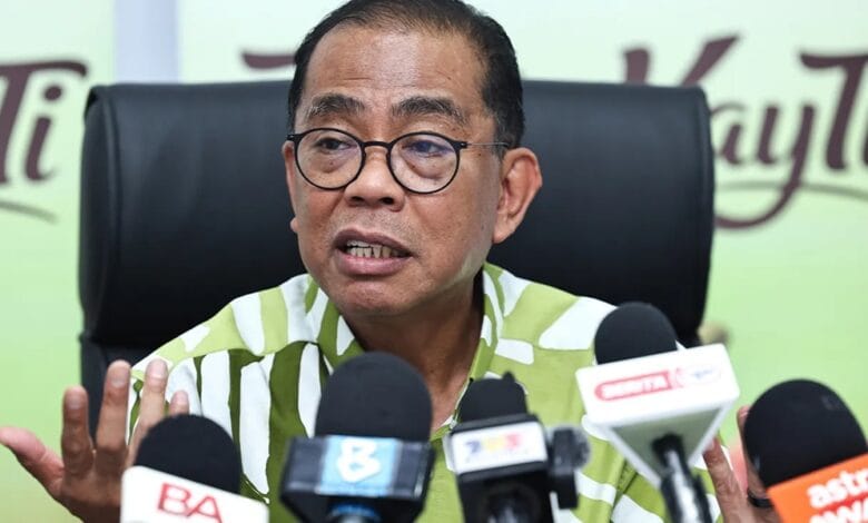 Rumah Bangsa - Hishammuddin, Khairy's application brought to UMNO MT on April 17 - Wilayah.com.my