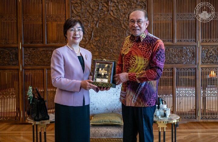 anwar aiib wilayah - Wilayah.com.my
