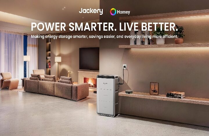 jackery 2 - Wilayah.com.my Living room scene with a gray energy storage device plugged in, under the slogan “Power Smarter. Live Better.” and Jackery branding in the foreground.